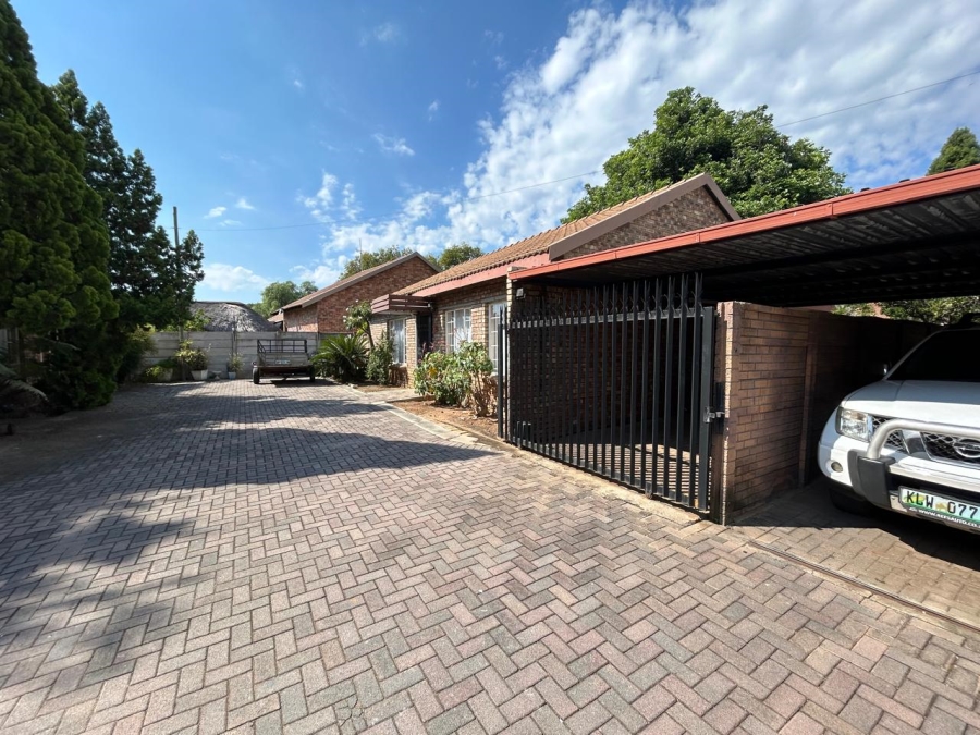 2 Bedroom Property for Sale in Brits North West